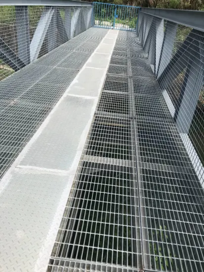 강철 구조물 바닥용 아연 도금 강철 메쉬 계단 밟기